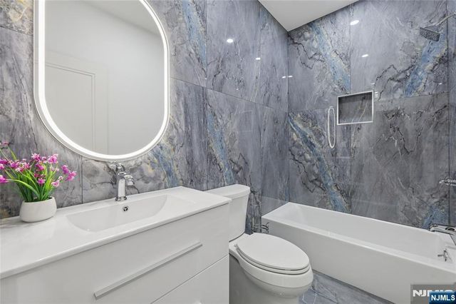 311 Farview Avenue, Paramus, NJ 07652