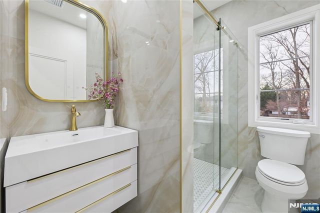311 Farview Avenue, Paramus, NJ 07652