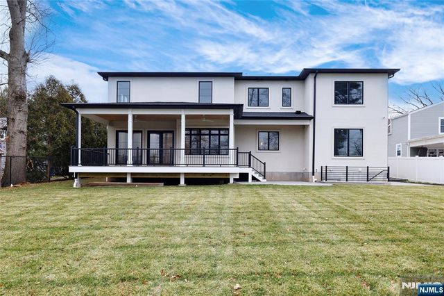 311 Farview Avenue, Paramus, NJ 07652