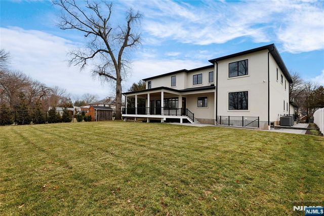 311 Farview Avenue, Paramus, NJ 07652