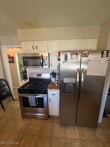 10613 Vernon Avenue, Garfield Heights, OH 44125