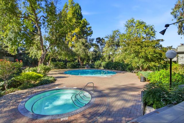 150 Saratoga Avenue 322, Santa Clara, CA 95051