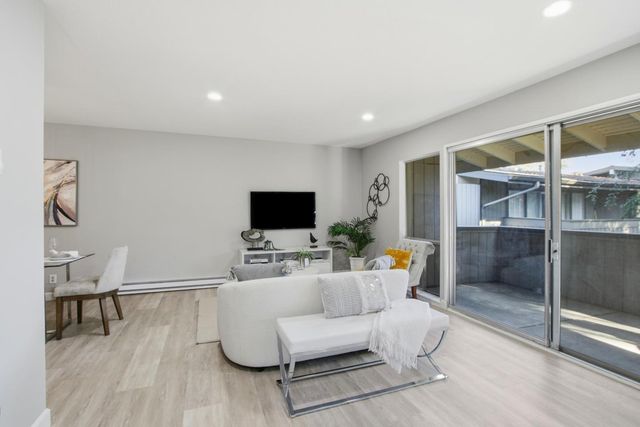 150 Saratoga Avenue 322, Santa Clara, CA 95051