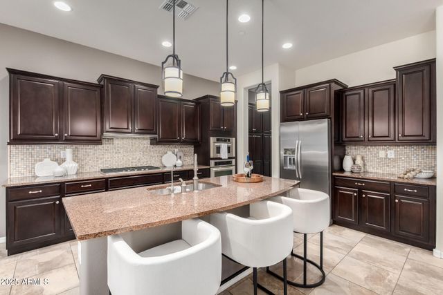 1630 W BLAYLOCK Drive, Phoenix, AZ 85085