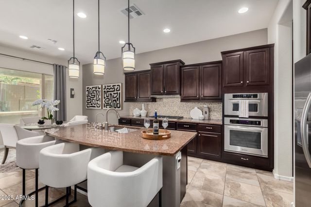 1630 W BLAYLOCK Drive, Phoenix, AZ 85085