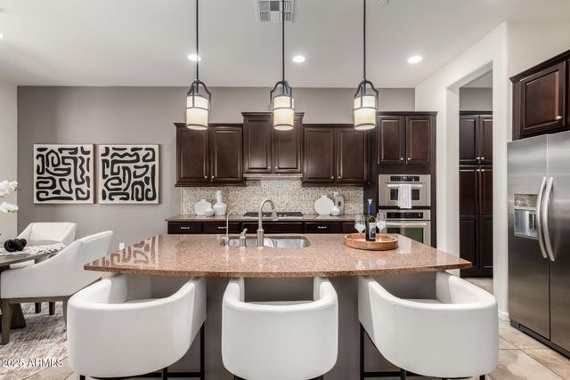 1630 W BLAYLOCK Drive, Phoenix, AZ 85085