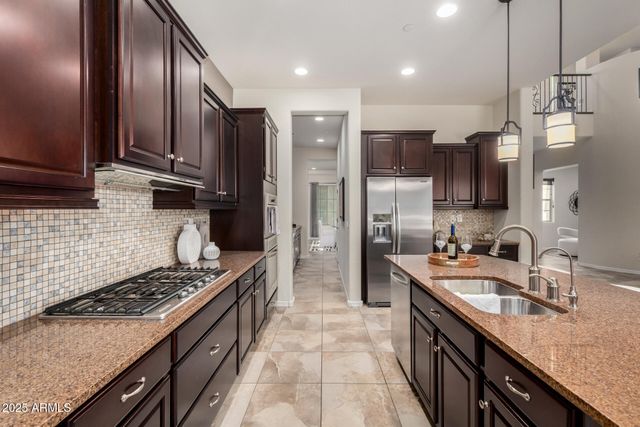 1630 W BLAYLOCK Drive, Phoenix, AZ 85085