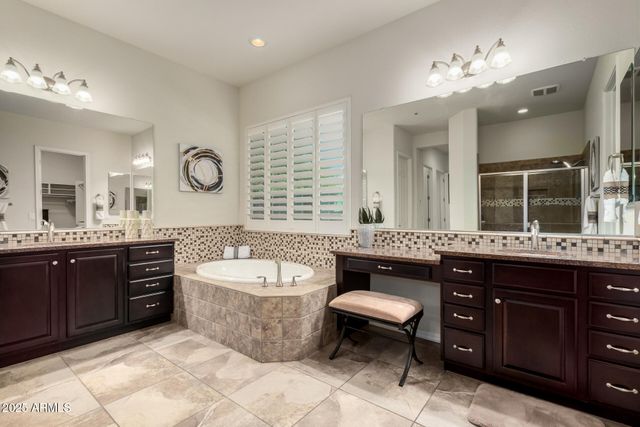 1630 W BLAYLOCK Drive, Phoenix, AZ 85085