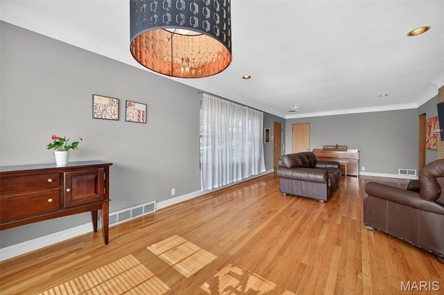 6561 Bancroft Avenue, Other, MO 63109