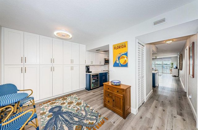 6105 BAHIA DEL MAR CIRCLE 287, St Petersburg, FL 33715