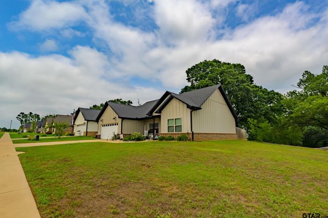 704 Liberty St, Bullard, TX 75757
