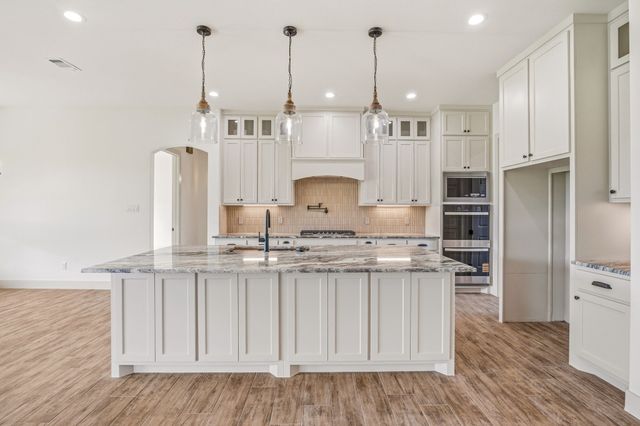 103 Eagle Court, Glen Rose, TX 76077