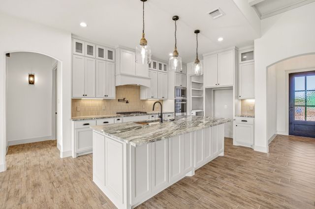 103 Eagle Court, Glen Rose, TX 76077