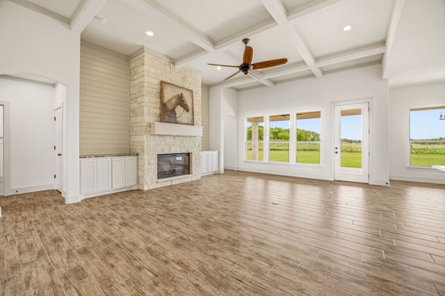 103 Eagle Court, Glen Rose, TX 76077