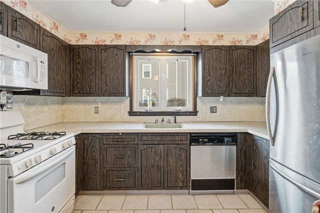 60 Stedman Avenue, Pawtucket, RI 02860