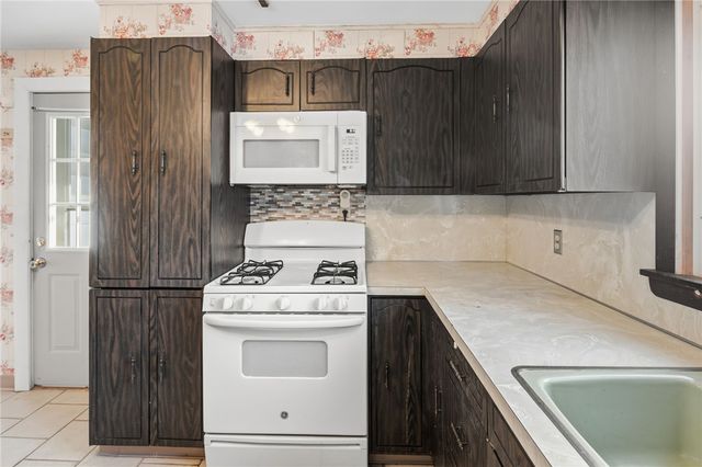 60 Stedman Avenue, Pawtucket, RI 02860