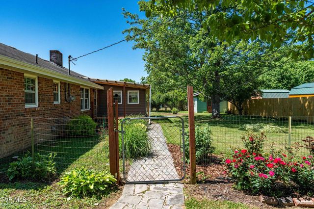 156 Furnace Street, Mountain City, TN 37683