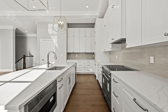 20 Mechanic Square 2, Marblehead, MA 01945