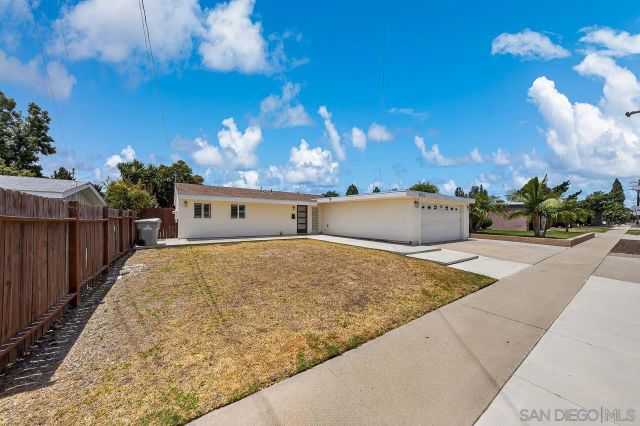 2634 Marathon Dr., San Diego, CA 92123