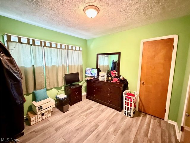 6706 Gilbert Avenue, Parma, OH 44129