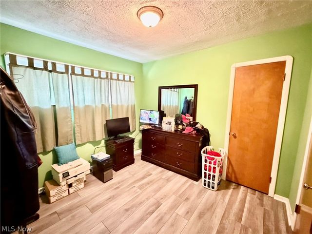 6706 Gilbert Avenue, Parma, OH 44129