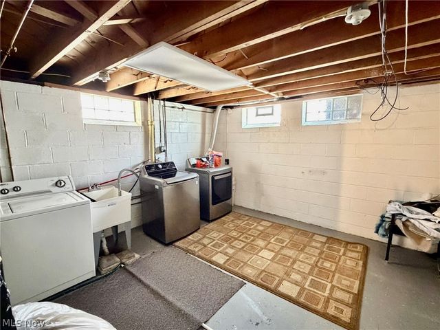 6706 Gilbert Avenue, Parma, OH 44129