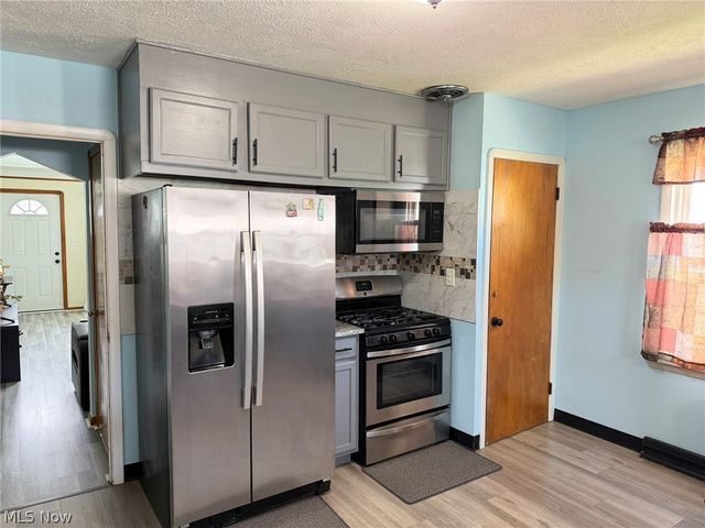 6706 Gilbert Avenue, Parma, OH 44129