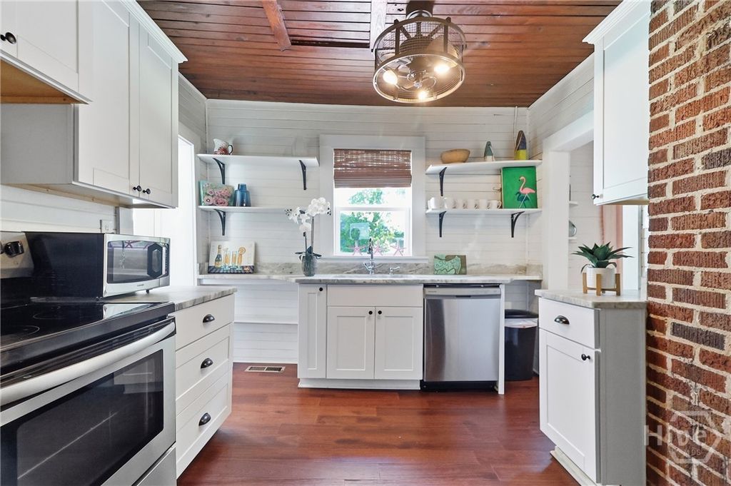 Image 16 of property listing at 1205 Lovell Avenue, Tybee Island, GA 31328