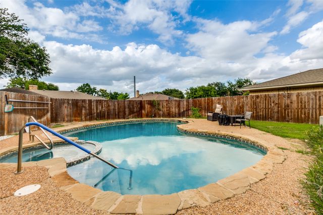 1203 Grinnell Drive, Richardson, TX 75081