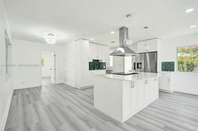2343 NW 28th St, Oakland Park, FL 33311
