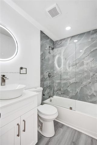 2343 NW 28th St, Oakland Park, FL 33311