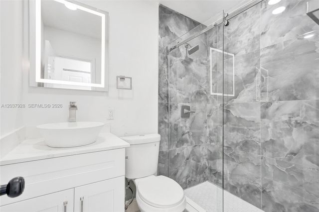 2343 NW 28th St, Oakland Park, FL 33311