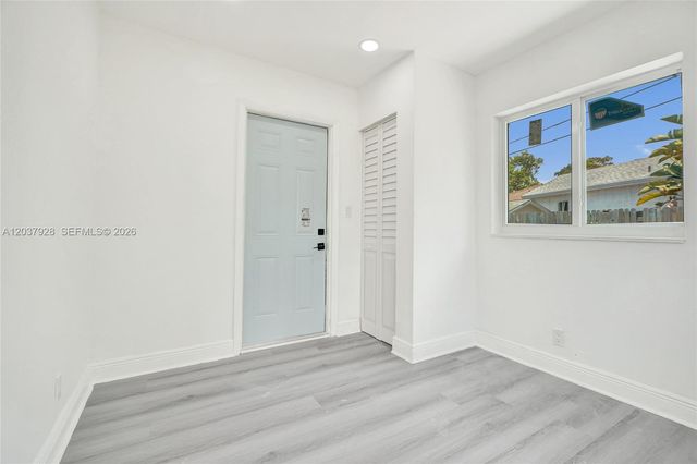2343 NW 28th St, Oakland Park, FL 33311