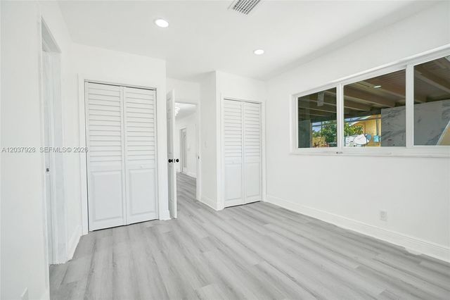 2343 NW 28th St, Oakland Park, FL 33311