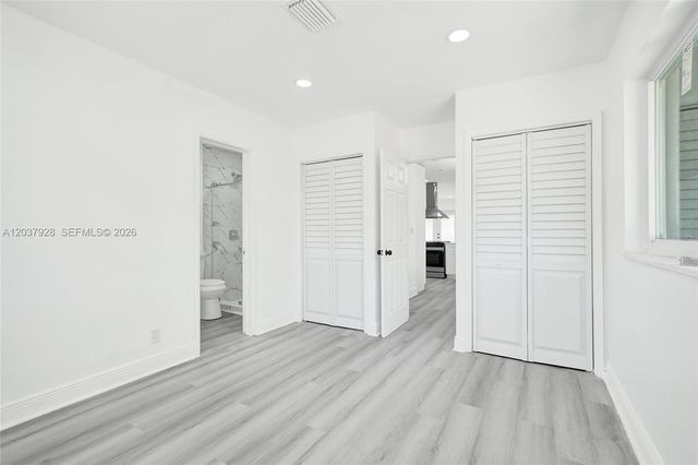 2343 NW 28th St, Oakland Park, FL 33311
