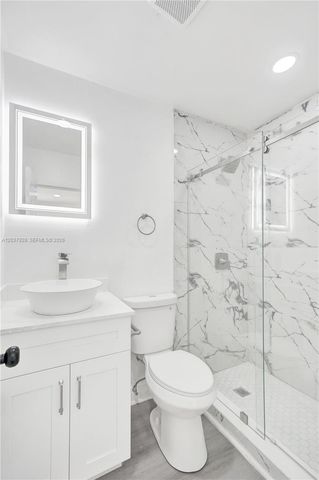 2343 NW 28th St, Oakland Park, FL 33311