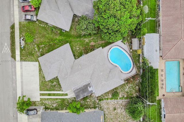 2343 NW 28th St, Oakland Park, FL 33311