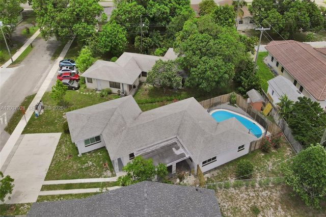 2343 NW 28th St, Oakland Park, FL 33311
