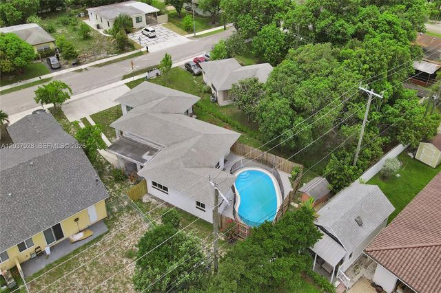2343 NW 28th St, Oakland Park, FL 33311