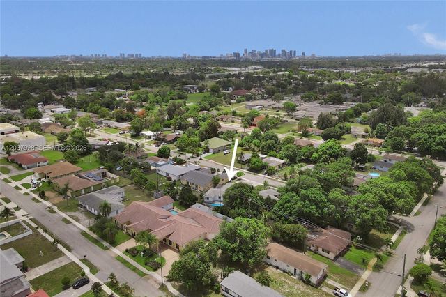 2343 NW 28th St, Oakland Park, FL 33311