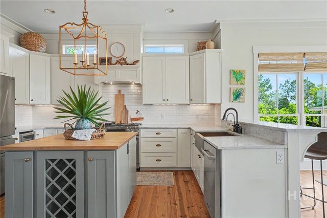 8 Caretakers Lane, Savannah, GA 31404