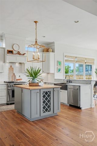 8 Caretakers Lane, Savannah, GA 31404