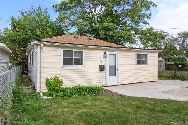 1672 Lafayette Boulevard, Lincoln Park, MI 48146