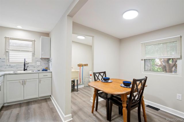 1672 Lafayette Boulevard, Lincoln Park, MI 48146