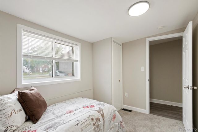 1672 Lafayette Boulevard, Lincoln Park, MI 48146
