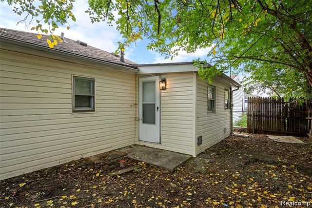 1672 Lafayette Boulevard, Lincoln Park, MI 48146