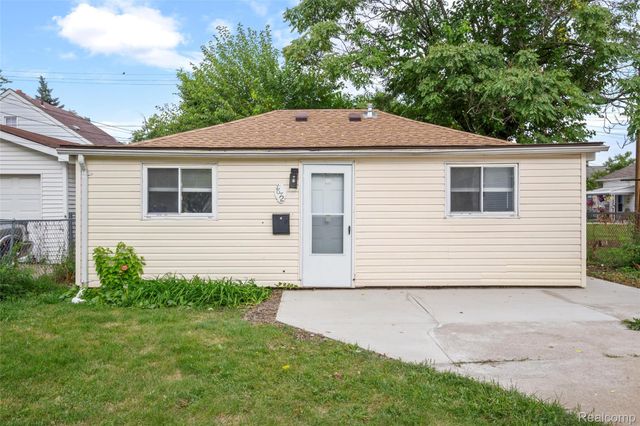 1672 Lafayette Boulevard, Lincoln Park, MI 48146
