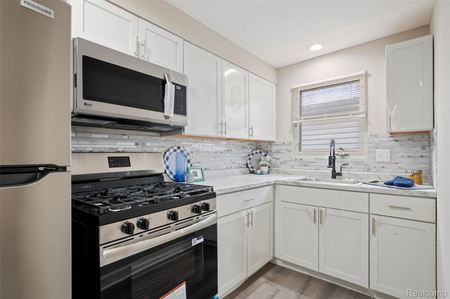 1672 Lafayette Boulevard, Lincoln Park, MI 48146