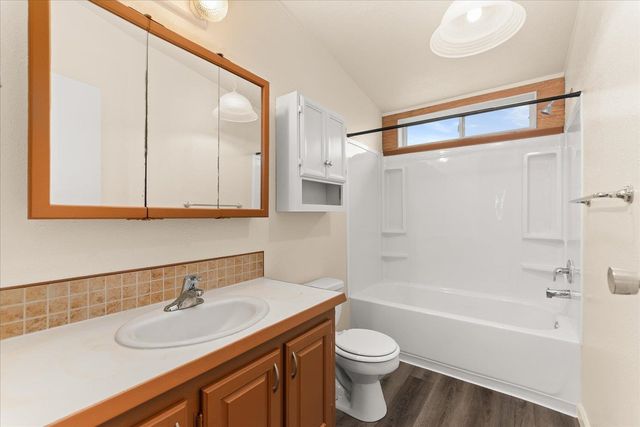 3925 E Farwell Rd, Mead, WA 99021