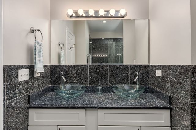1395 N MILWAUKEE Avenue 3E, Chicago, IL 60622